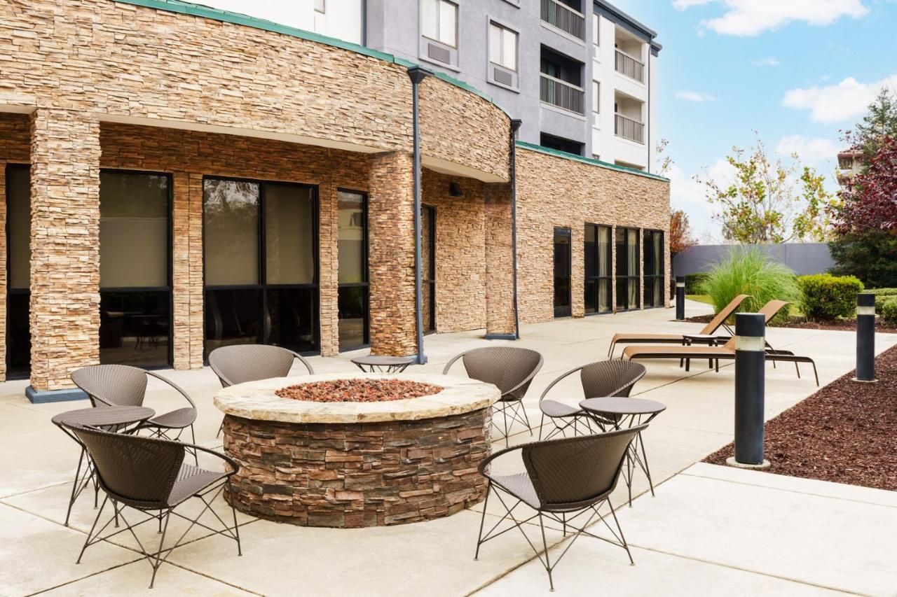 Courtyard By Marriott Sacramento Folsom Hotel Buitenkant foto