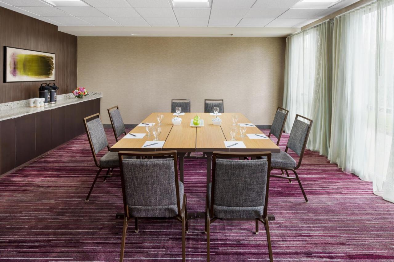 Courtyard By Marriott Sacramento Folsom Hotel Buitenkant foto