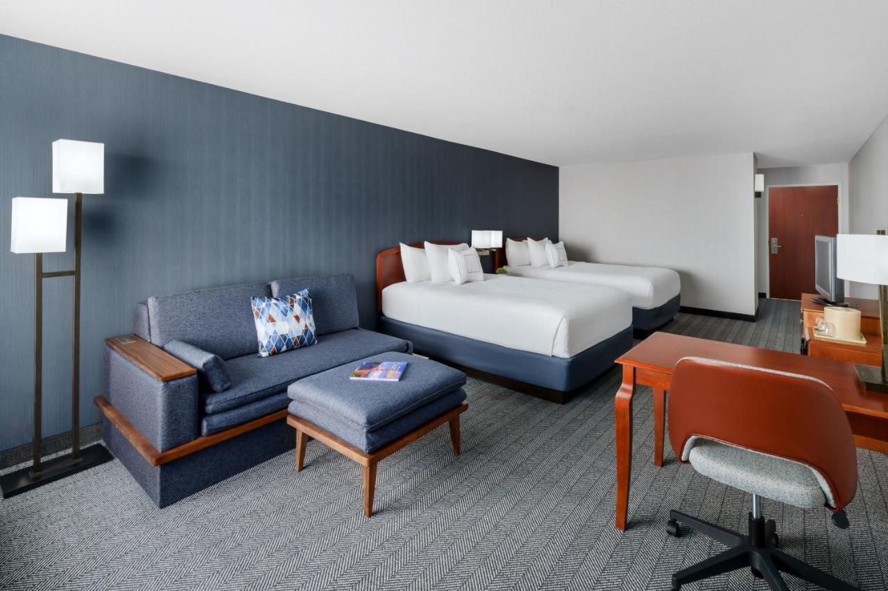 Courtyard By Marriott Sacramento Folsom Hotel Buitenkant foto