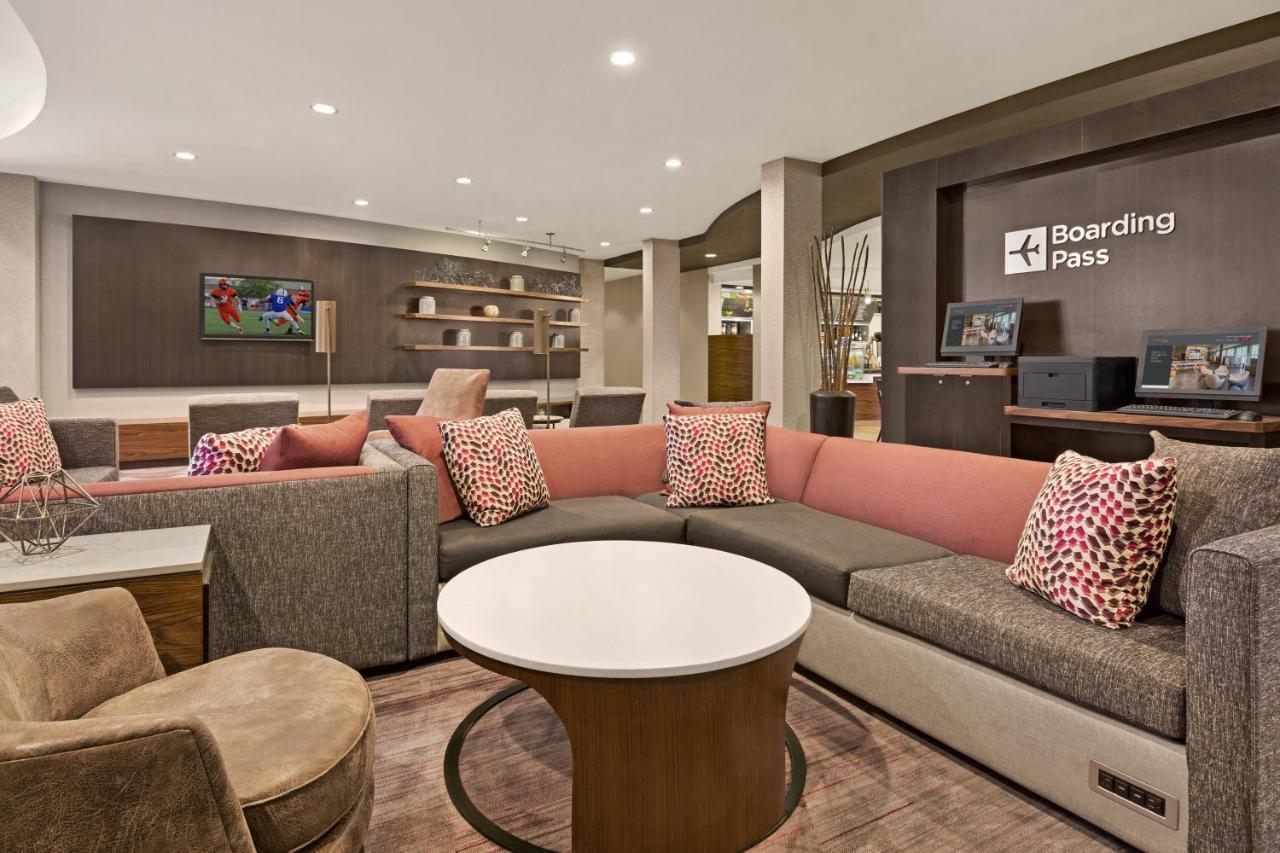 Courtyard By Marriott Sacramento Folsom Hotel Buitenkant foto