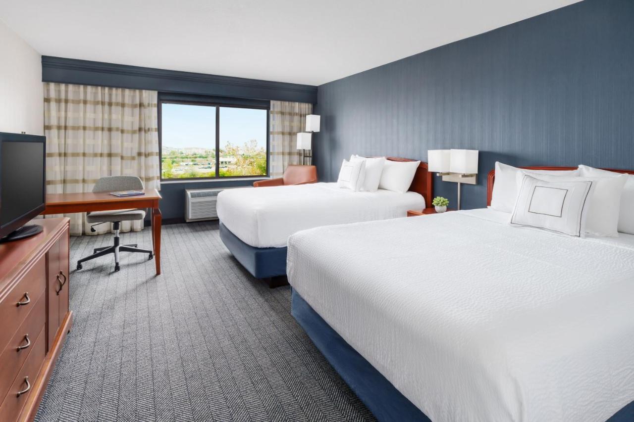 Courtyard By Marriott Sacramento Folsom Hotel Buitenkant foto
